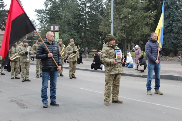 На Волині попрощались із загиблим Героєм Миколою Ковтонюком (фото)