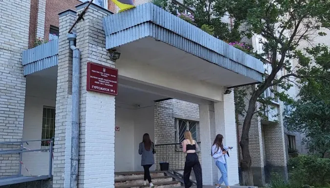 Холод та пліснява: як живуть студенти в гуртожитках волинського вишу (фото)