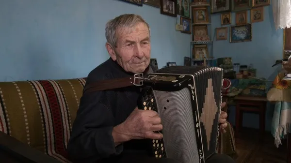 Баян в руки чоловік бере рідко