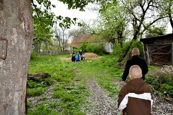 «Більярд» крашанками або прадавній «бейблейд»: як на Великдень розважаються волиняни (відео)
