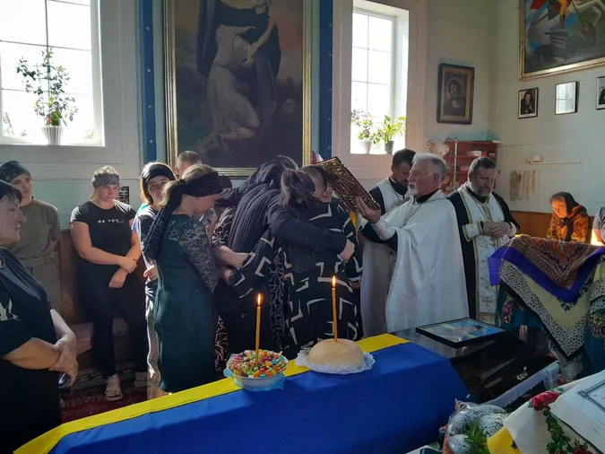 У Луцькому районі попрощалися із воїном Вадимом Бортніком (фото)