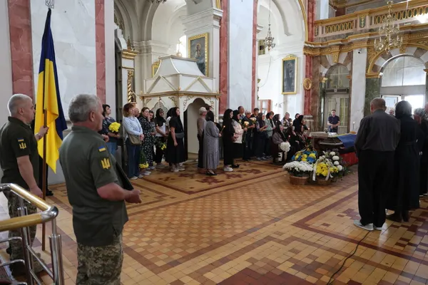 У Луцьку провели в останню дорогу полеглого воїна Сергія Четверикова (фото, відео)