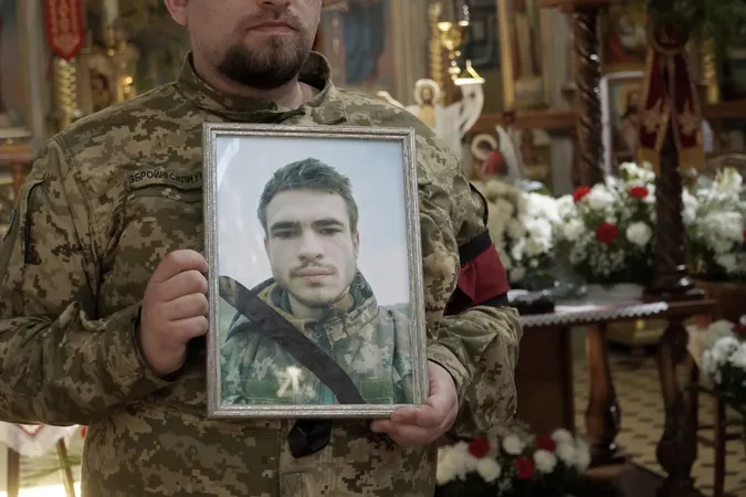 На Волині попрощалися з молодим захисником Любомиром Картишевим (фото)