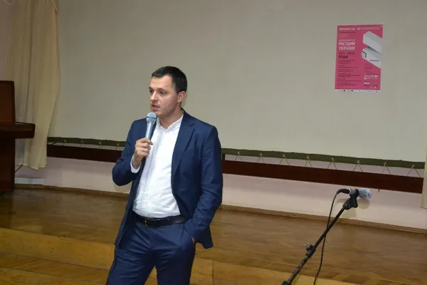 Мовчазна війна: у Луцьку говорили про гендерне насильство (фото)