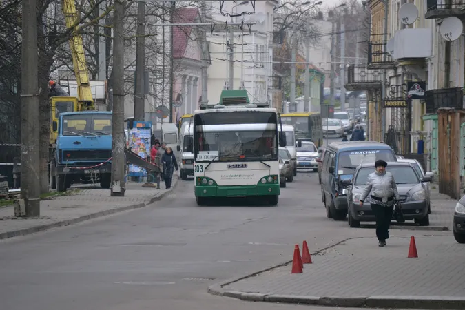 У Луцьку може здорожчати проїзд у тролейбусах