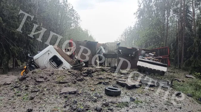 Постраждав водій фури: на Волині здетонували міни на дорозі