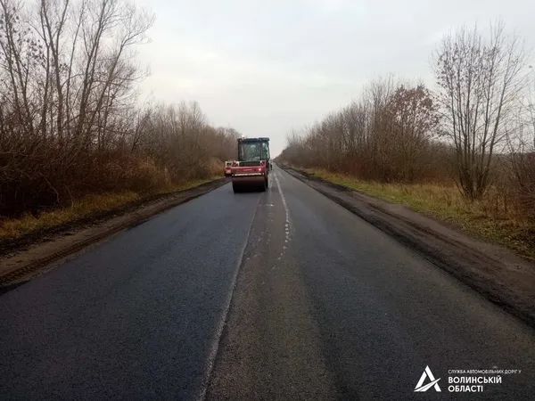 Між Любомлем і Вербою ремонтують дорогу (фото)