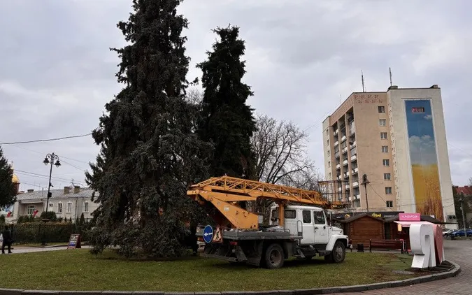 Коли у центрі Луцька засвітять ялинки
