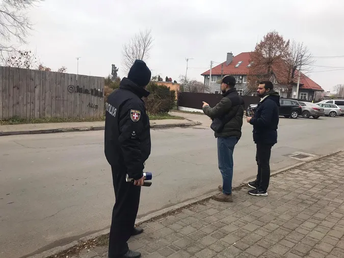 Ковельські поліцейські замальовували «наркотичні» графіті (фото)