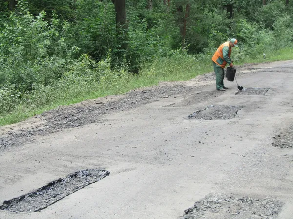 Між районними центрами Волині ремонтують дорогу (фото)