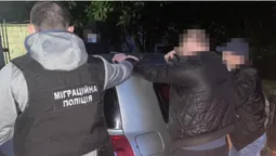 Ті самі люди: у Луцьку затримали лікаря-сутенера. Вдруге (фото, відео)