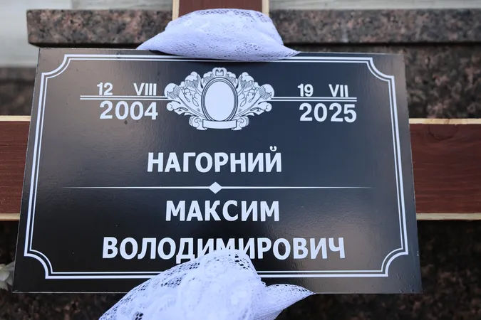 У Луцьку в останню дорогу провели молодого воїна Максима Нагорного (фото)