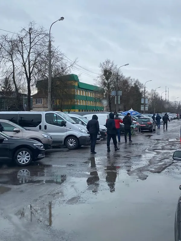 Двічі на тиждень: на луцькому авторинку «ганятимуть» паркохамів (фото)