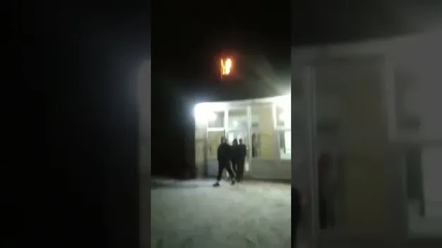 Показали відеозапис з місця пожежі в гуртожитку на Волині (відео)