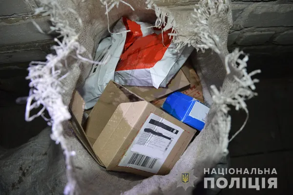 На Волині затримали банду, яка обікрала службу доставки на три мільйони (фото)
