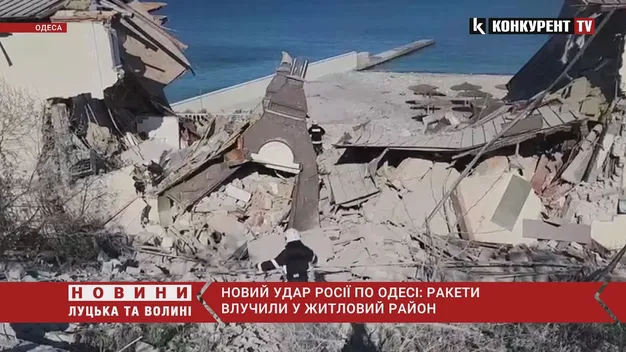 рашисти ракетами обстріляли житлові квартали в Одесі (відео)