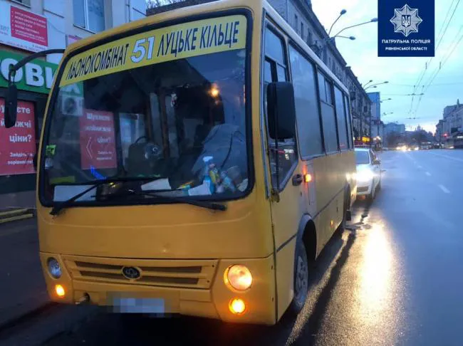 Неповнолітнього викрадача маршруток у Рівному відправили на домашній арешт