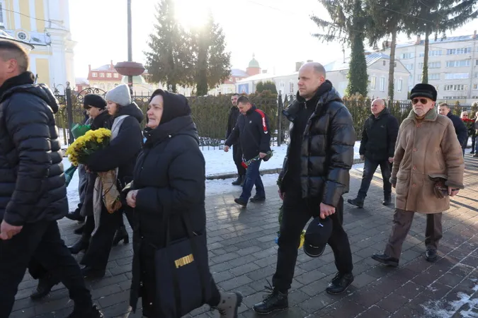 У Луцьку пропрощалися з воїнами Андрієм Максименком та Віталієм Куделею
