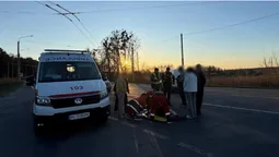 Під Луцьком Ford збив 26-річну велосипедистку, вона – у реанімації (фото)