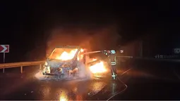 На Ковельщині посеред дороги загорівся автомобіль