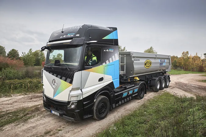 Mercedes-Benz презентував повністю електричний бетонозмішувач