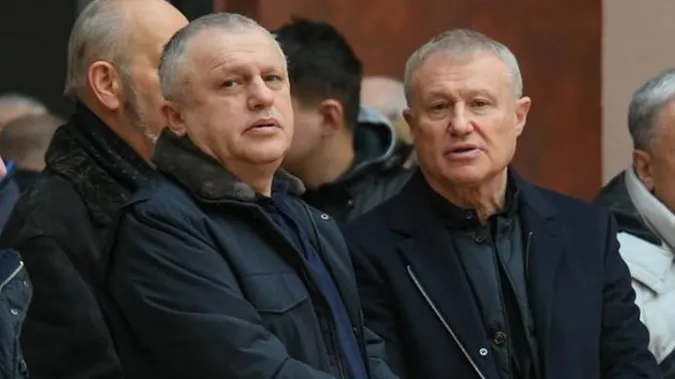 Стали відомі деталі виїзду Суркісів з України на початку війни: вивезли більше 17 млн доларів
