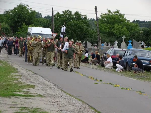 На Волині попрощалися із 43-річним десантником Сергієм Остапуком (фото)