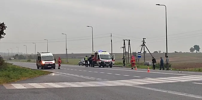 На трасі Луцьк – Володимир легковик збив жінку й злетів з дороги в поле (фото)