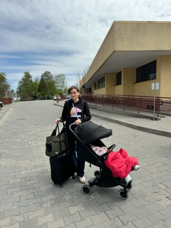 Після скандалу через зруйнований будинок блогерка Даша Євтух виїхала з України