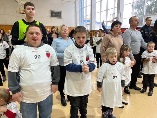 У Луцьку вперше встановили рекорд із наймасовішого танцю людей із синдромом Дауна (відео)