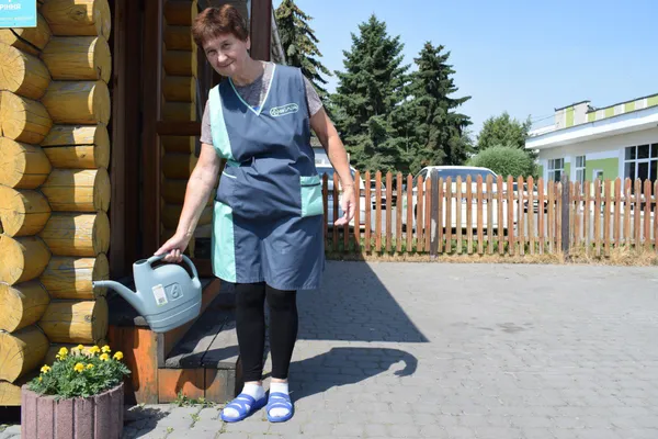 Про чистоту і торти: розмова з луцькою прибиральницею, яка дозволяє ходити по помитому (інтерв'ю)*