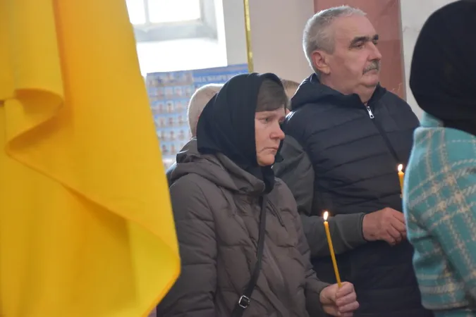 Навіки додому: Луцьк попрощався з двома мужніми воїнами – Анатолієм Андрусиком та Богданом Новосадом