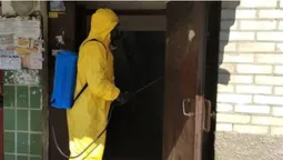У Луцьку дезінфікують під'їзди багатоповерхових будинків (фото)