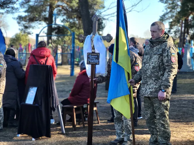 Зовсім юний: на Волині попрощалися із загиблим воїном Тарасом Мельником (фото)