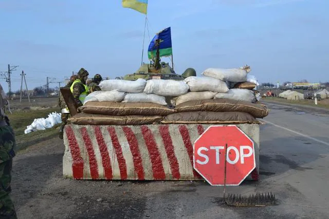 Задля вашої безпеки: міністр оборони пояснив, як поводитись на блокпостах