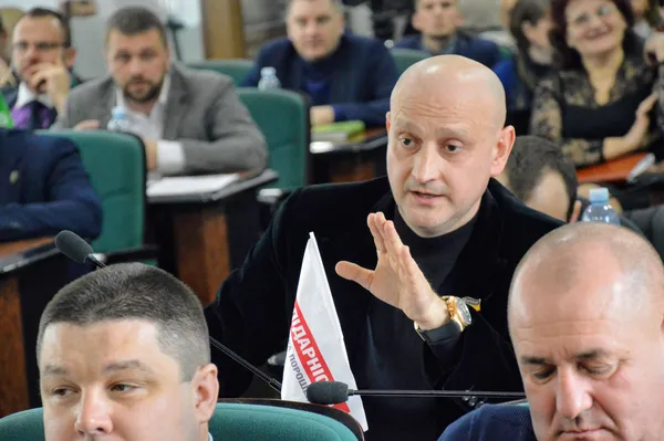 «З якої там ви фракції, Євген Євгенович?» - питає Вусенко