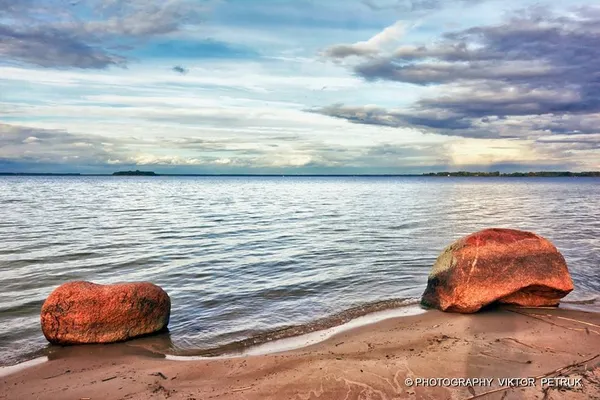 Луцький фотограф змалював осінній Світязь у фото