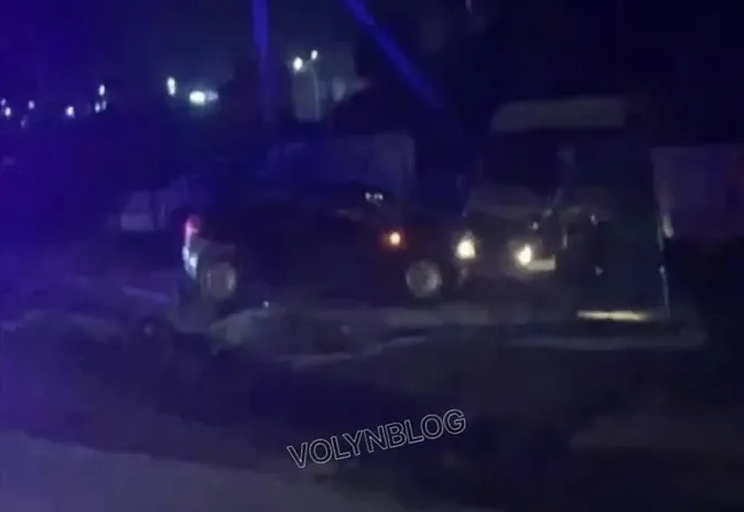 На об'їзній у Рованцях – масштабна ДТП: на місці працюють медики (відео)