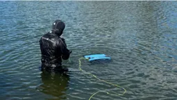 На Теремнівських ставках у Луцьку помітили водолазів із дроном: що сталося (фото)
