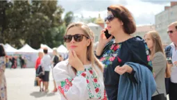 Квіти і класична музика: у центрі Луцька почали святкування Дня міста (фото)