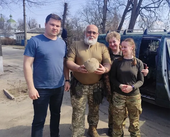Археологіча сенсація: військові знайшли кістку мамонта, якій понад 25 000 років