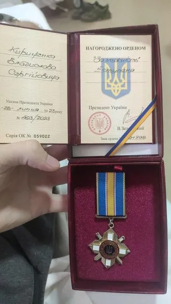 Зеленський вручив орден бійцю волинської бригади, пораненому під Соледаром (фото)