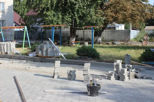 Де в Луцьку ремонтують двори і дороги (фото)
