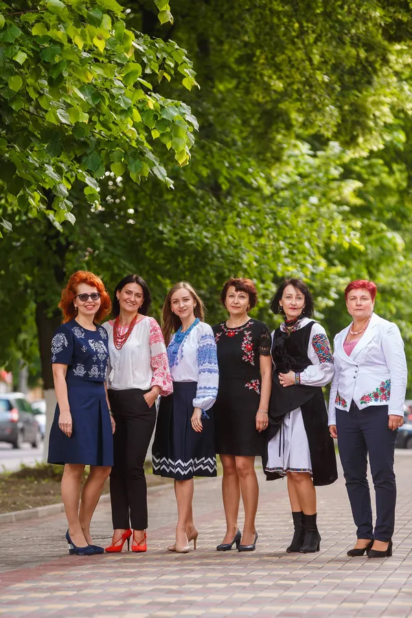 У Луцькому педколеджі відсвяткували День вишиванки (фото)