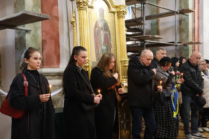 🕯Лучани попрощалися із загиблим захисником Дмитром Загурним (фото)