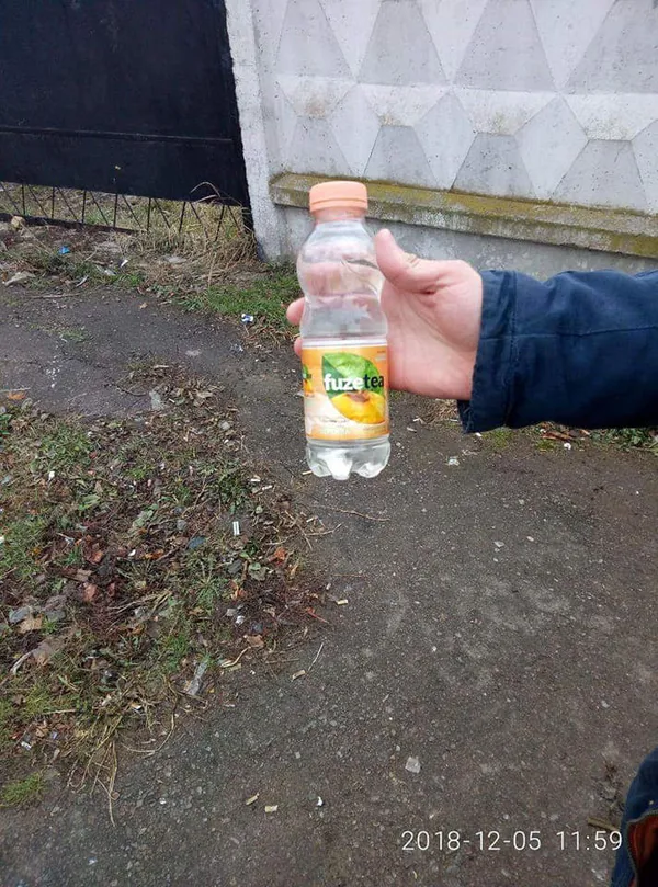 У Луцьку чоловік торгував «пальонкою» з-під полиці з посудом