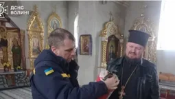На Волині рятувальники вчили священників користуватися вогнегасниками (фото)