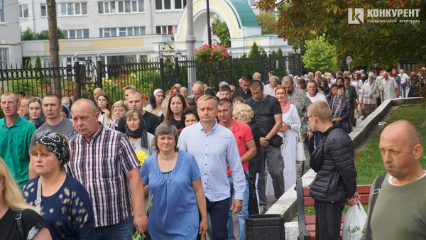 Луцьк у траурі: попрощалися із загиблим Героєм Валерієм Федюком (фото)