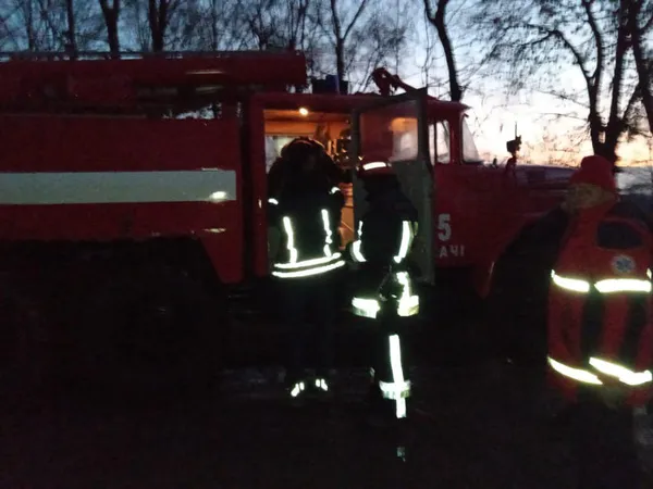 На Волині «швидка» не доїхала до хворої – застрягла у багнюці (фото)