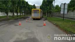 У Луцьку маршрутка наїхала на велосипедиста: дідусь помер у лікарні (фото)
